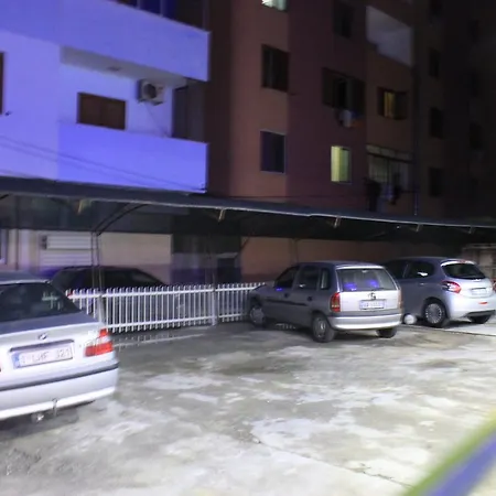 Adriatiku I Vjeter 酒店 *